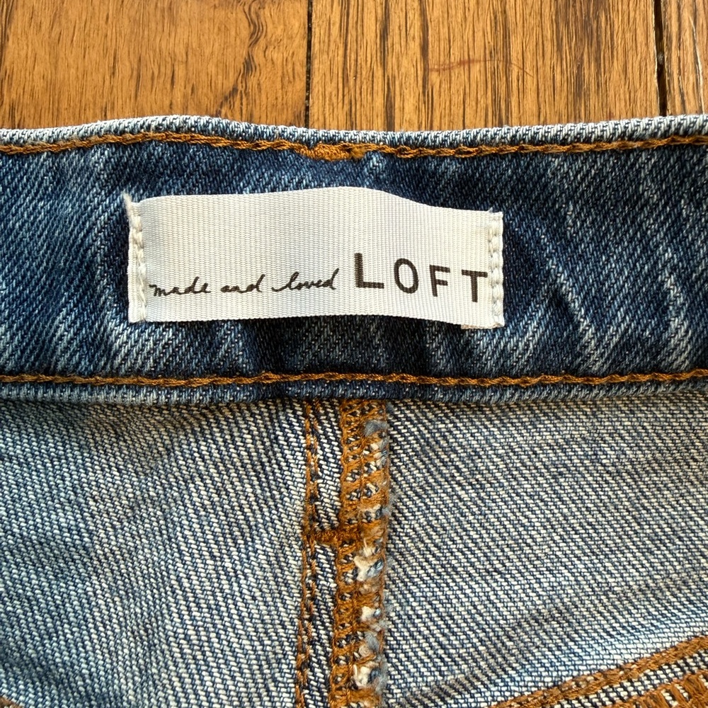 LOFT The Wide Leg High Rise Jeans – Size 28P – Button Detail - Picture 6 of 6